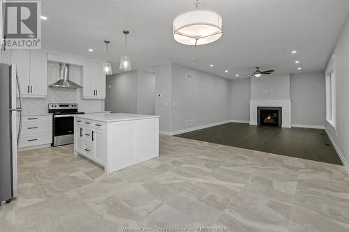 49 Belleview, Kingsville, ON - Indoor Photo Showing Kitchen With Upgraded Kitchen