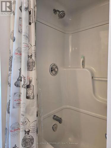 251 Lawlor Street, Temiskaming Shores (Haileybury), ON - Indoor Photo Showing Bathroom