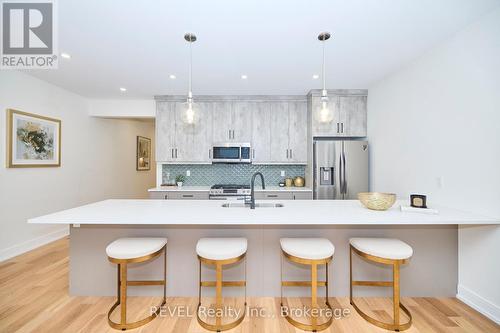 87 Port Robinson Road, Pelham (662 - Fonthill), ON - Indoor Photo Showing Kitchen With Upgraded Kitchen