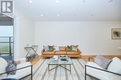 87 Port Robinson Road, Pelham (662 - Fonthill), ON - Indoor Photo Showing Living Room