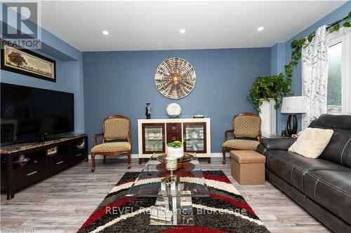 44 Haney Drive, Thorold (562 - Hurricane/Merrittville), ON - Indoor Photo Showing Living Room