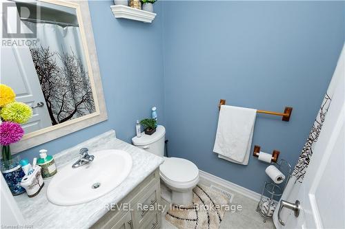 44 Haney Drive, Thorold (562 - Hurricane/Merrittville), ON - Indoor Photo Showing Bathroom