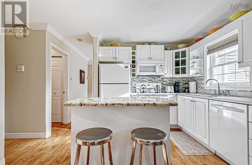 Eat-in kitchen - 8 Compass Rose Court, Bedford, NS - Indoor Photo Showing Kitchen