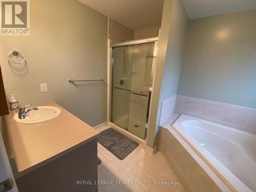 418 Barrick Hill Road, Ottawa, ON - Indoor Photo Showing Bathroom