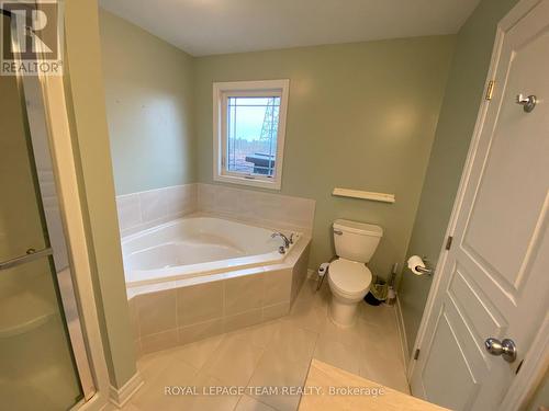 418 Barrick Hill Road, Ottawa, ON - Indoor Photo Showing Bathroom