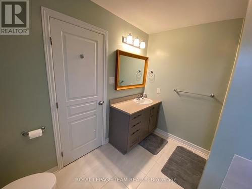 418 Barrick Hill Road, Ottawa, ON - Indoor Photo Showing Bathroom