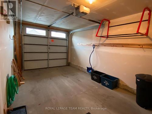 418 Barrick Hill Road, Ottawa, ON - Indoor Photo Showing Garage