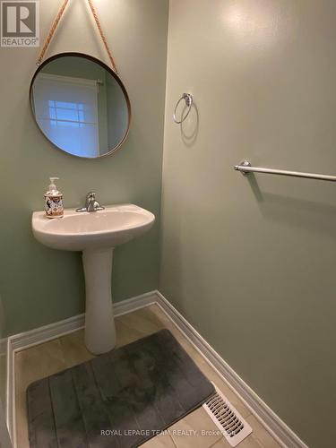 418 Barrick Hill Road, Ottawa, ON - Indoor Photo Showing Bathroom