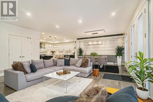 103 Scholastic Drive, Ottawa, ON - Indoor Photo Showing Living Room