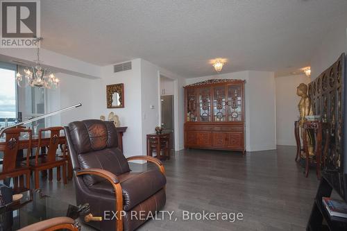 2503 - 33 Empress Avenue, Toronto, ON - Indoor Photo Showing Living Room