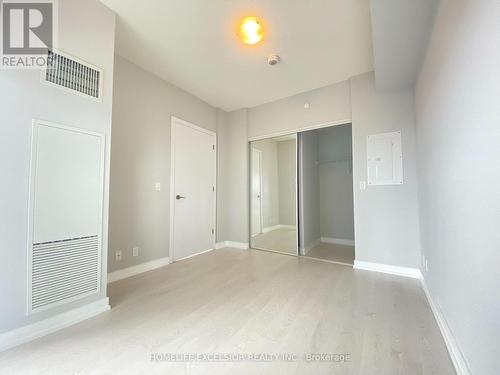 2306 - 2221 Yonge Street, Toronto, ON - Indoor Photo Showing Other Room