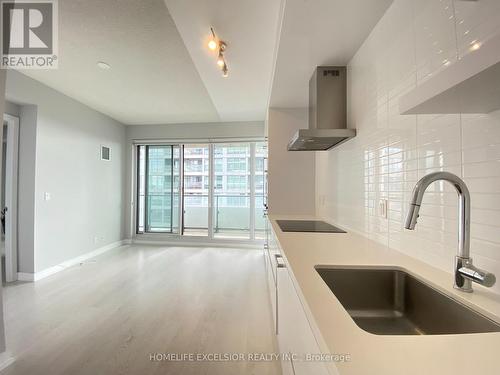 2306 - 2221 Yonge Street, Toronto, ON - Indoor Photo Showing Kitchen With Upgraded Kitchen