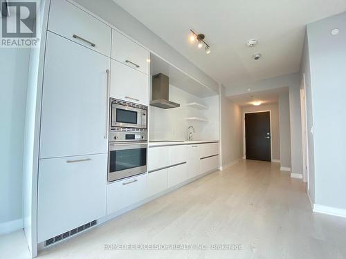 2306 - 2221 Yonge Street, Toronto, ON - Indoor Photo Showing Kitchen