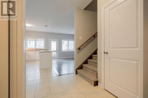 4064 Maitland Street, Lincoln, ON - Indoor Photo Showing Other Room