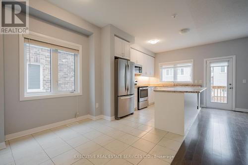 4064 Maitland Street, Lincoln, ON - Indoor Photo Showing Kitchen