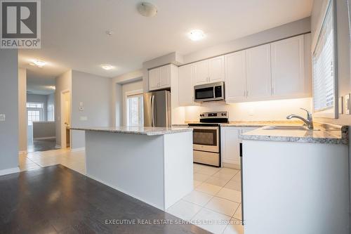 4064 Maitland Street, Lincoln, ON - Indoor Photo Showing Kitchen With Upgraded Kitchen