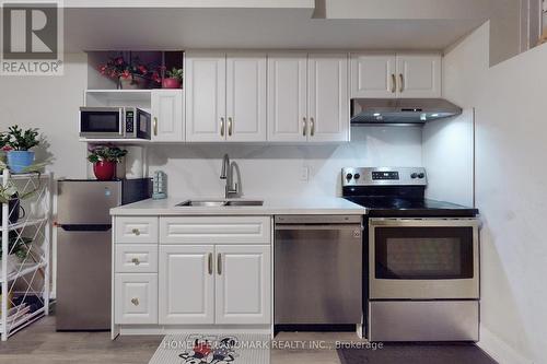 25 Hesperus Road, Vaughan, ON - Indoor Photo Showing Kitchen