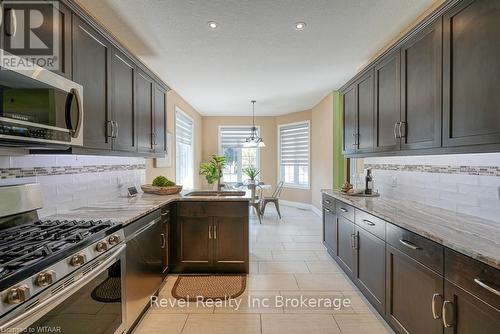 24 - 247 Munnoch Blvd., Woodstock (Woodstock - North), ON - Indoor Photo Showing Kitchen