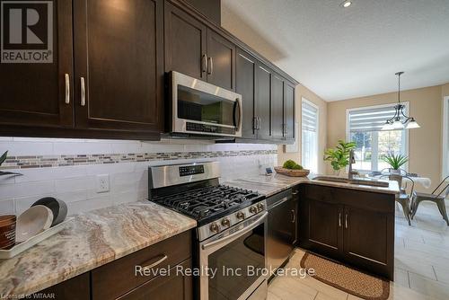 24 - 247 Munnoch Blvd., Woodstock (Woodstock - North), ON - Indoor Photo Showing Kitchen