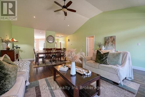 24 - 247 Munnoch Blvd., Woodstock (Woodstock - North), ON - Indoor Photo Showing Living Room