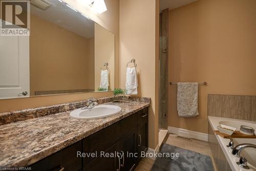 24 - 247 Munnoch Blvd., Woodstock (Woodstock - North), ON - Indoor Photo Showing Bathroom