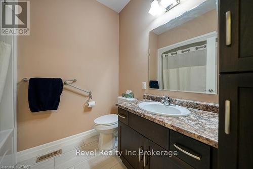 24 - 247 Munnoch Blvd., Woodstock (Woodstock - North), ON - Indoor Photo Showing Bathroom