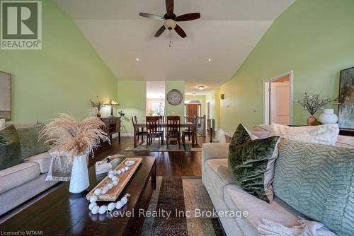 24 - 247 Munnoch Blvd., Woodstock (Woodstock - North), ON - Indoor Photo Showing Living Room