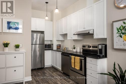 307 - 797 Don Mills Road, Toronto, ON - Indoor Photo Showing Kitchen With Upgraded Kitchen