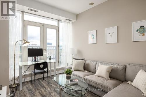 307 - 797 Don Mills Road, Toronto, ON - Indoor Photo Showing Living Room