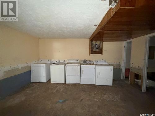 714 3Rd Street E, Meadow Lake, SK - Indoor Photo Showing Laundry Room