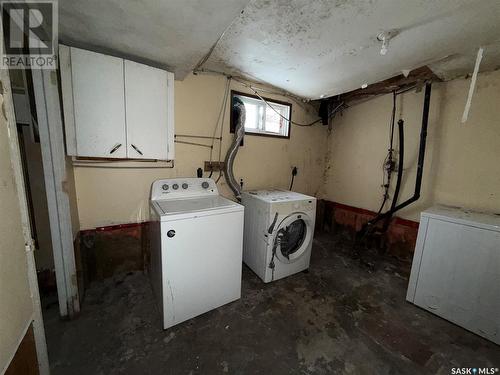 714 3Rd Street E, Meadow Lake, SK - Indoor Photo Showing Laundry Room