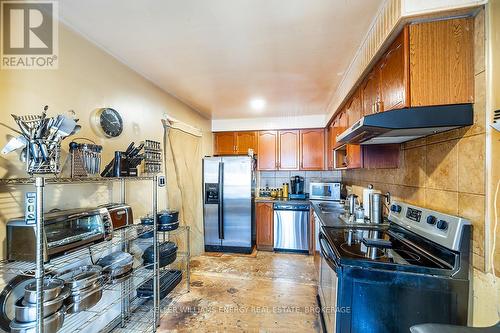 60 Champine Square, Clarington (Bowmanville), ON - Indoor Photo Showing Kitchen