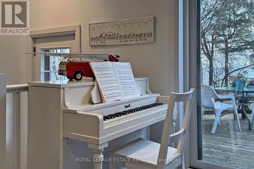 37 Springbank Avenue, Toronto, ON - Indoor Photo Showing Other Room