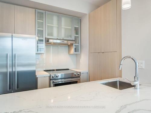 3401-33 Lombard St, Toronto, ON - Indoor Photo Showing Kitchen With Upgraded Kitchen