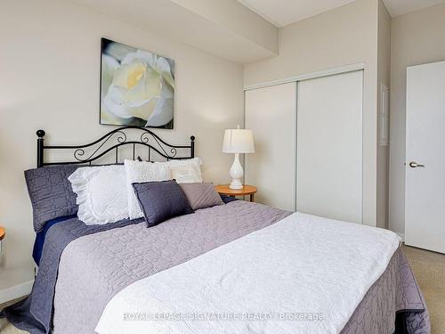 601-66 Forest Manor Rd W, Toronto, ON - Indoor Photo Showing Bedroom