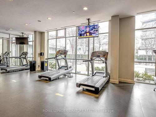 601-66 Forest Manor Rd W, Toronto, ON - Indoor Photo Showing Gym Room