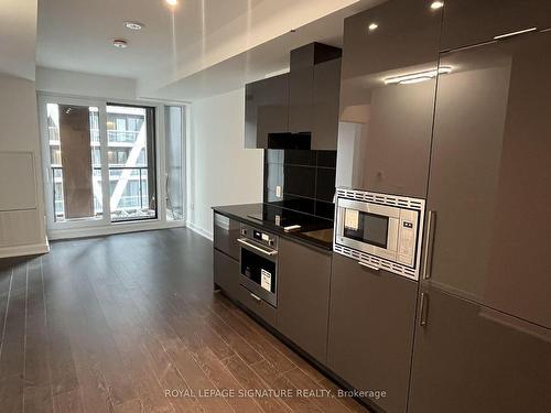 3007-238 Simcoe St N, Toronto, ON - Indoor Photo Showing Kitchen