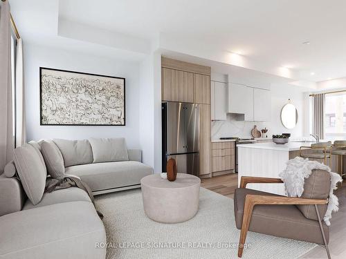 272 Atlas Ave, Toronto, ON - Indoor Photo Showing Living Room