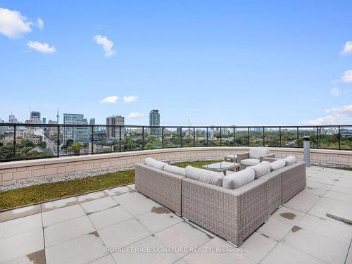 304-285 Avenue Rd, Toronto, ON - Outdoor With View