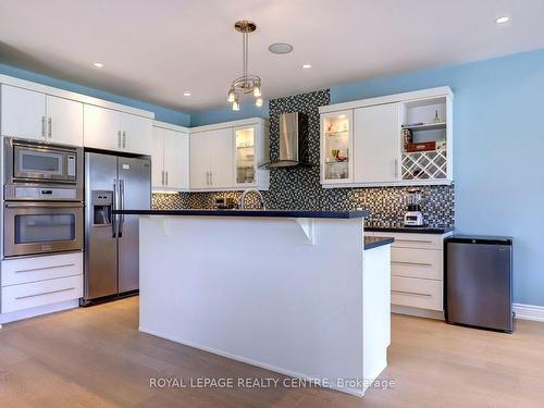 185 Cherry Post Dr, Mississauga, ON - Indoor Photo Showing Kitchen