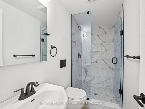 5-2563 Dundas St W, Toronto, ON - Indoor Photo Showing Bathroom