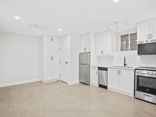 5-2563 Dundas St W, Toronto, ON - Indoor Photo Showing Kitchen