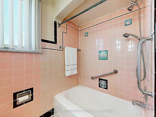 202 Rustic Rd, Toronto, ON - Indoor Photo Showing Bathroom