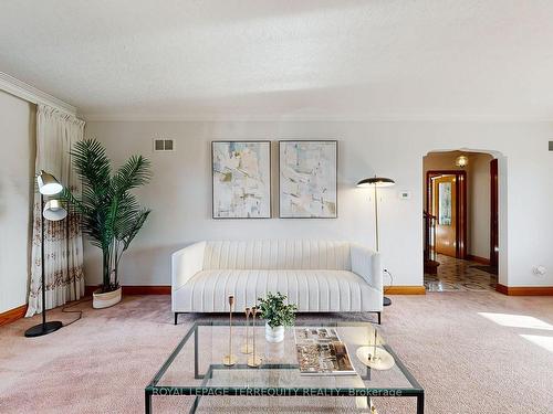 202 Rustic Rd, Toronto, ON - Indoor Photo Showing Living Room