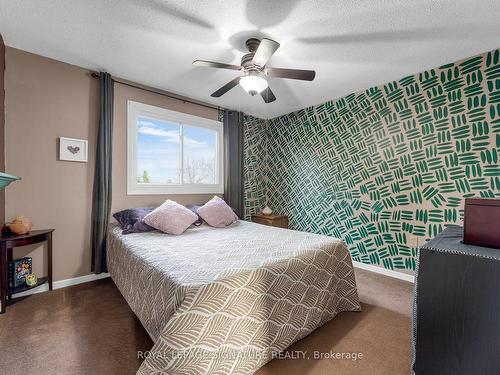 62 Adis Ave, Hamilton, ON - Indoor Photo Showing Bedroom