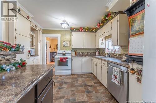 160 Oak Haven Road, Oak Haven, NB - Indoor Photo Showing Kitchen With Double Sink