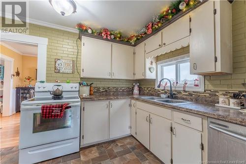 160 Oak Haven Road, Oak Haven, NB - Indoor Photo Showing Kitchen With Double Sink