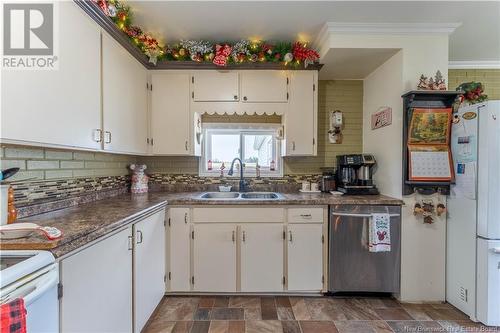 160 Oak Haven Road, Oak Haven, NB - Indoor Photo Showing Kitchen With Double Sink