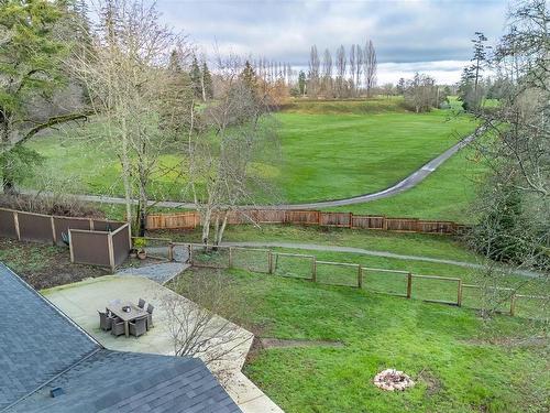 814 Ardmore Dr, North Saanich, BC 