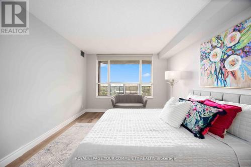 2009 - 100 Upper Madison Avenue, Toronto, ON - Indoor Photo Showing Bedroom